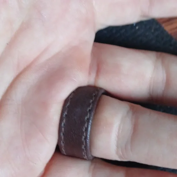 Leather ring - Picture 7 of 7